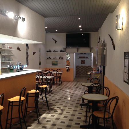 Bar Hotel De La Place Mezel ภายนอก รูปภาพ
