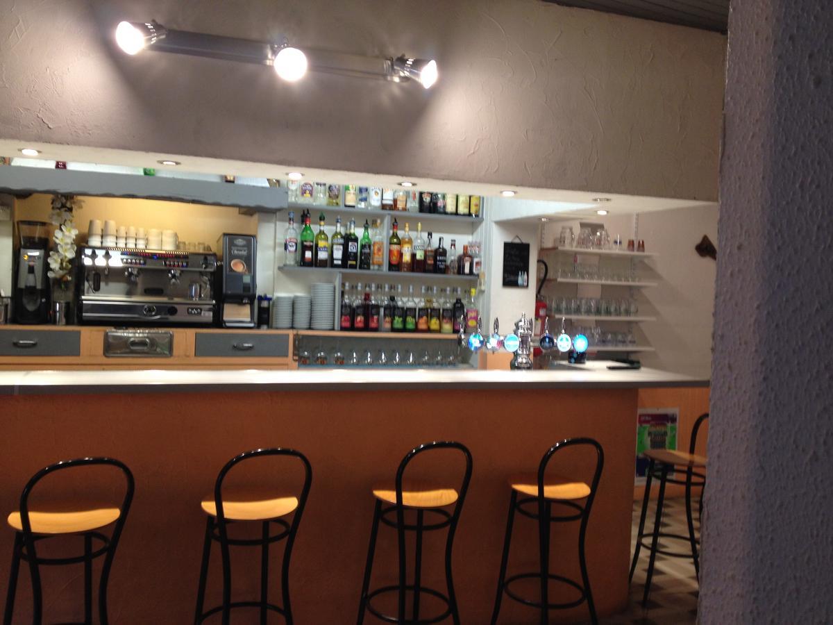 Bar Hotel De La Place Mezel ภายนอก รูปภาพ