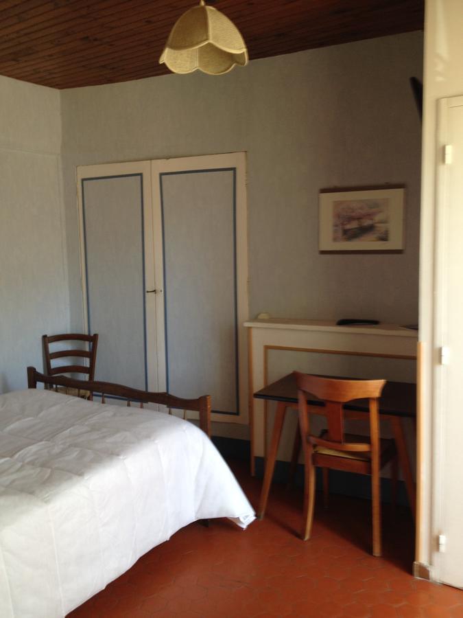 Bar Hotel De La Place Mezel ภายนอก รูปภาพ