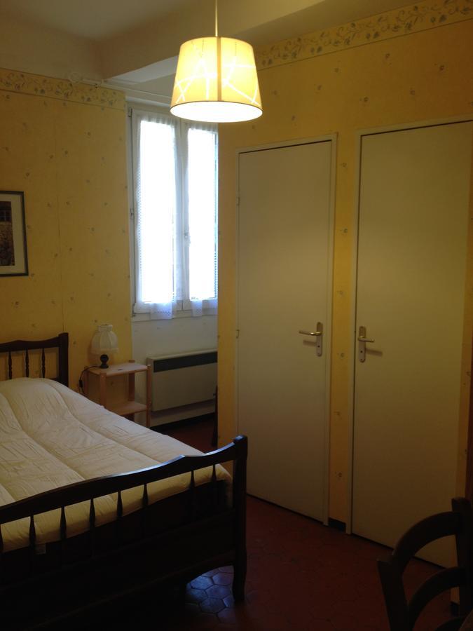Bar Hotel De La Place Mezel ภายนอก รูปภาพ