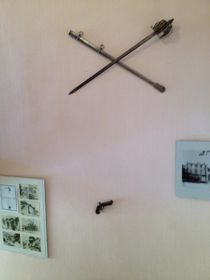 Bar Hotel De La Place Mezel ภายนอก รูปภาพ